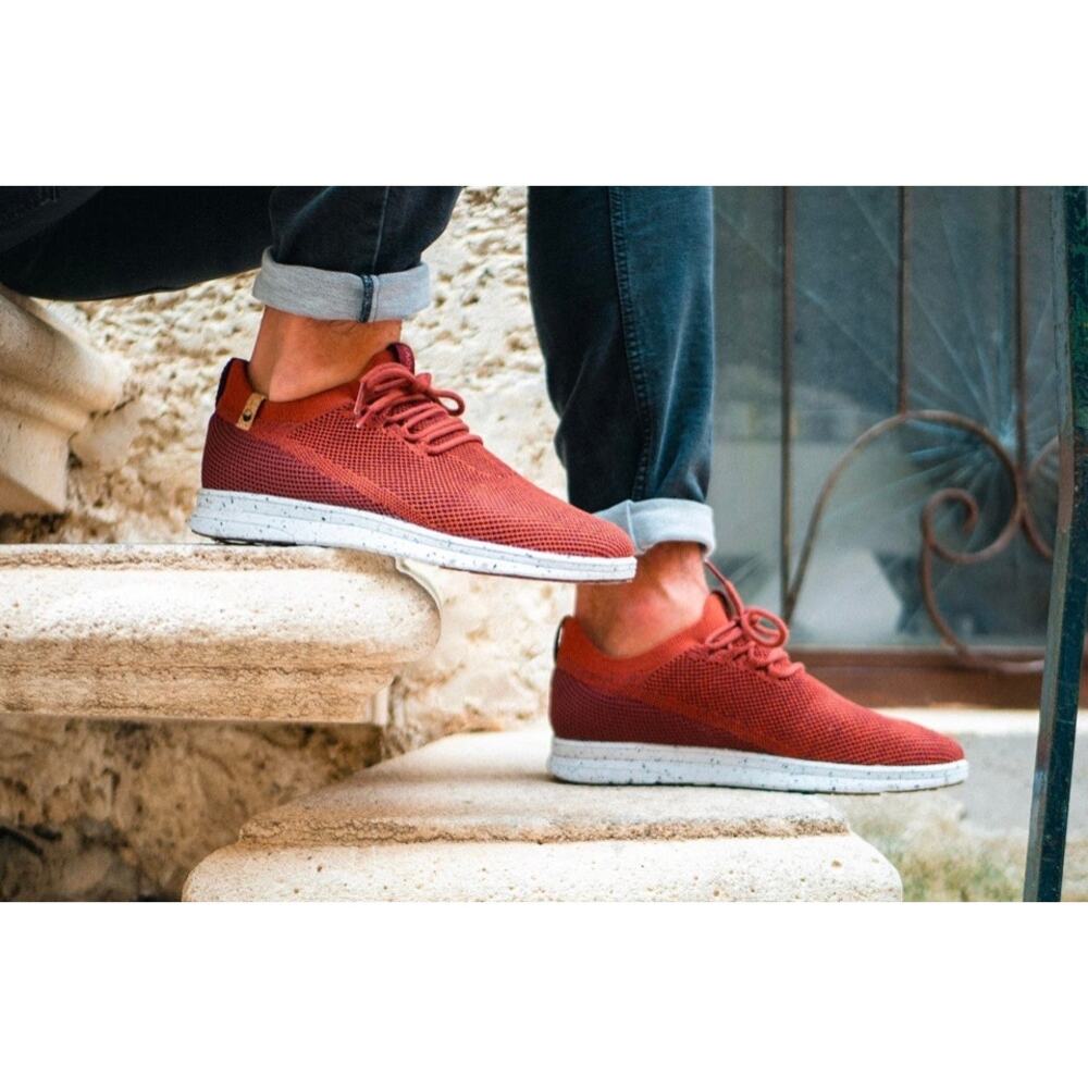 NIB Mens Saola Tsavo Knit Shoes in Burgundy Size 11